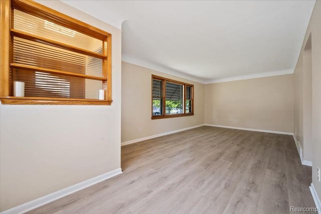 1760 Sycamore Street, Wyandotte, MI 48192