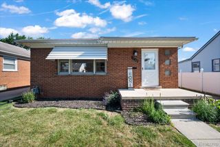 1760 Sycamore Street, Wyandotte, MI 48192