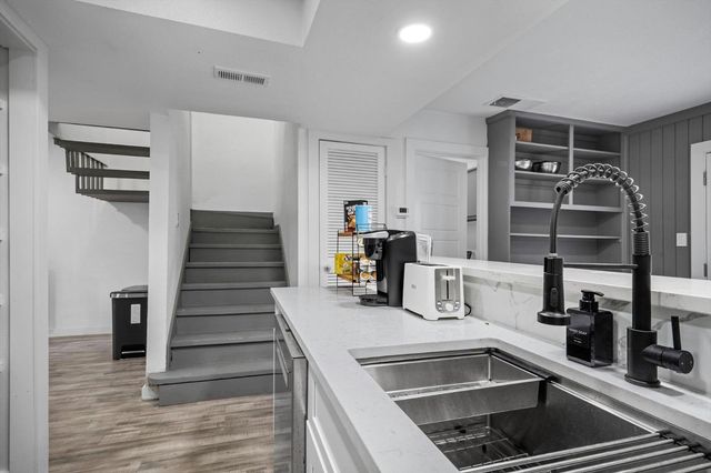 6413 Chimney Creek CIR A1, Austin, TX 78723