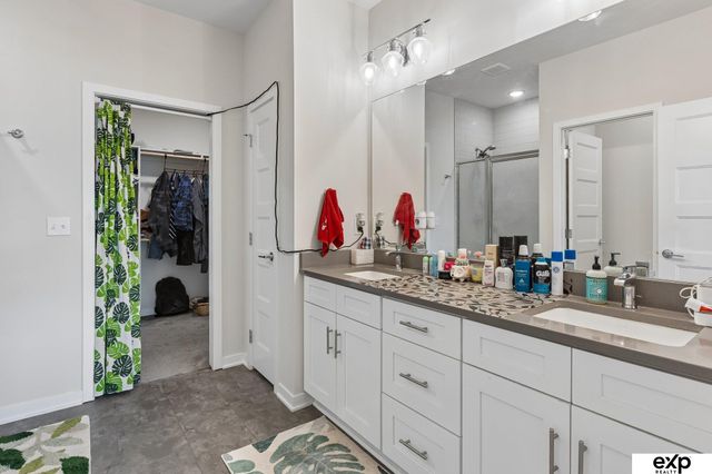 18501 Patrick Avenue, Elkhorn, NE 68022