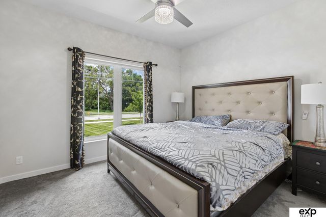 18501 Patrick Avenue, Elkhorn, NE 68022