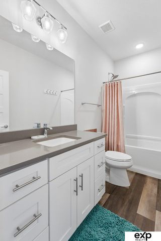 18501 Patrick Avenue, Elkhorn, NE 68022