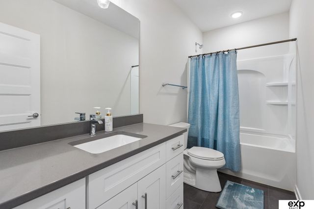 18501 Patrick Avenue, Elkhorn, NE 68022