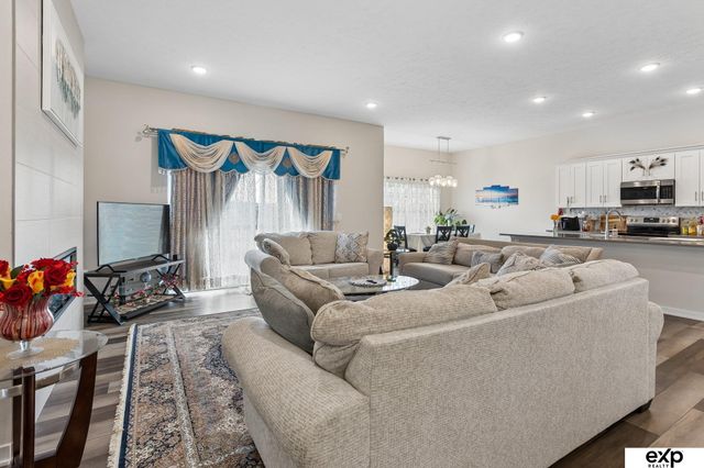 18501 Patrick Avenue, Elkhorn, NE 68022