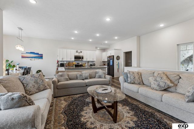 18501 Patrick Avenue, Elkhorn, NE 68022