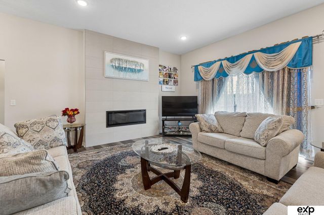 18501 Patrick Avenue, Elkhorn, NE 68022