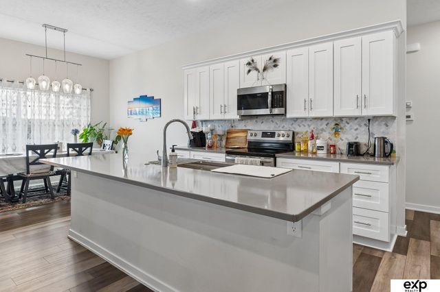 18501 Patrick Avenue, Elkhorn, NE 68022