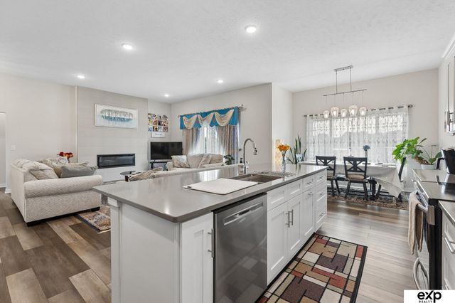18501 Patrick Avenue, Elkhorn, NE 68022