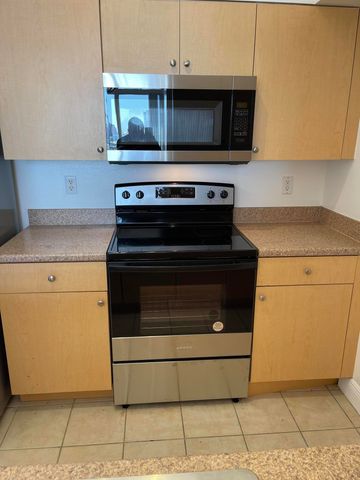 616 Clearwater Park Road Ph 06, West Palm Beach, FL 33401
