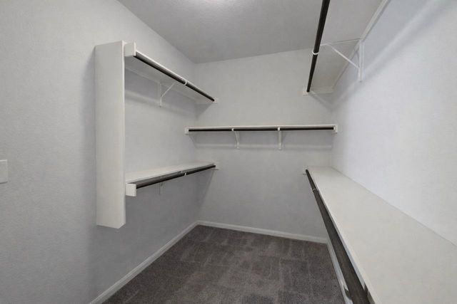 511 Pulitzer DR, Hutto, TX 78634