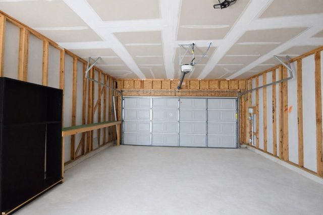 511 Pulitzer DR, Hutto, TX 78634