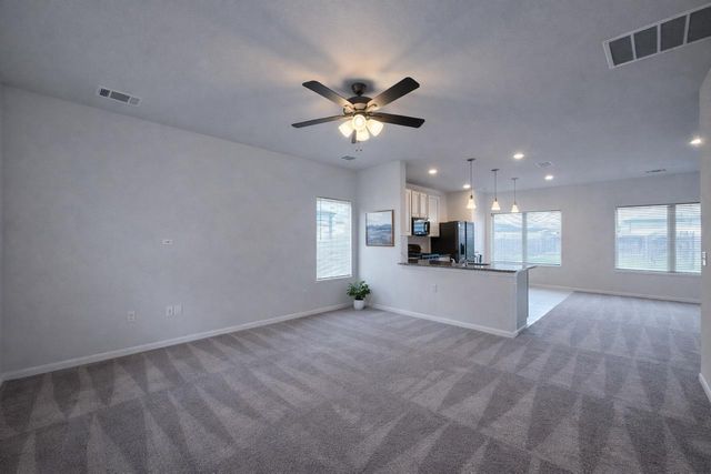 511 Pulitzer DR, Hutto, TX 78634