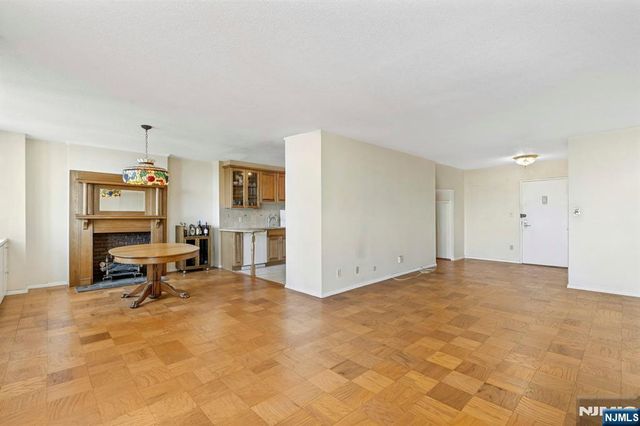 2150 Center Avenue 18A, Fort Lee, NJ 07024