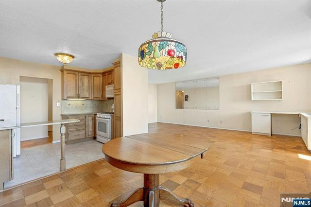 2150 Center Avenue 18A, Fort Lee, NJ 07024