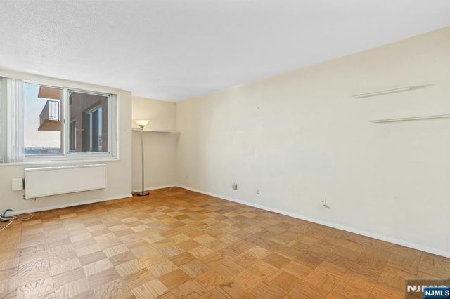 2150 Center Avenue 18A, Fort Lee, NJ 07024