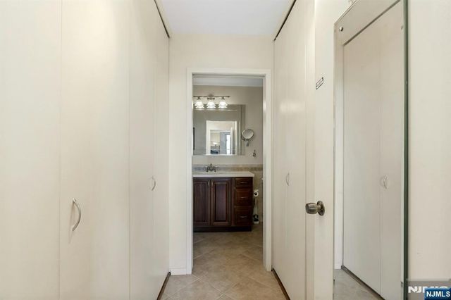 2150 Center Avenue 18A, Fort Lee, NJ 07024