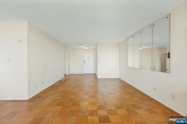 2150 Center Avenue 18A, Fort Lee, NJ 07024