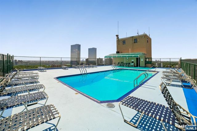 2150 Center Avenue 18A, Fort Lee, NJ 07024