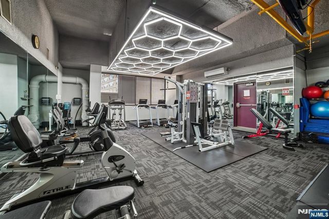 2150 Center Avenue 18A, Fort Lee, NJ 07024