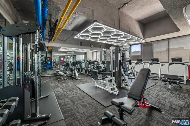 2150 Center Avenue 18A, Fort Lee, NJ 07024