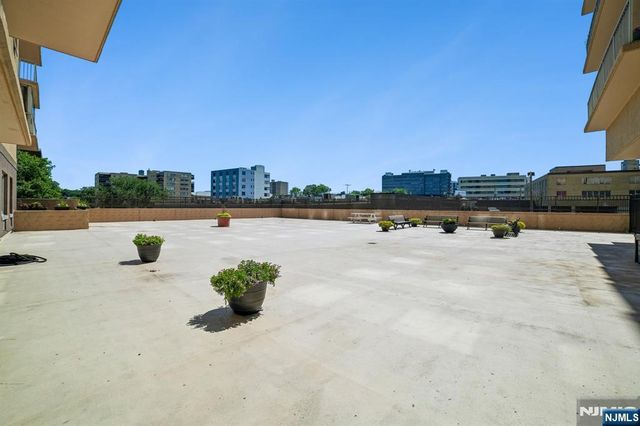 2150 Center Avenue 18A, Fort Lee, NJ 07024
