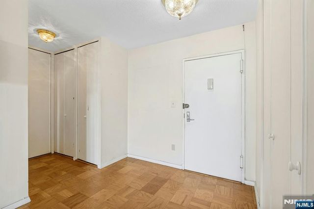 2150 Center Avenue 18A, Fort Lee, NJ 07024
