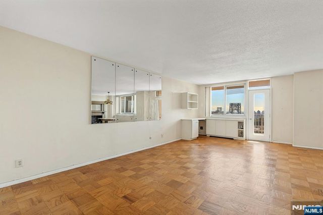 2150 Center Avenue 18A, Fort Lee, NJ 07024