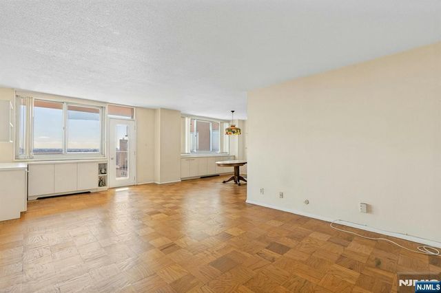 2150 Center Avenue 18A, Fort Lee, NJ 07024