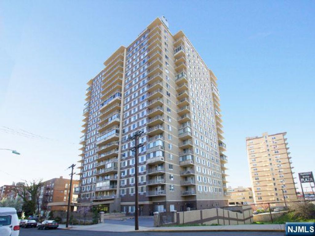 2150 Center Avenue 18A, Fort Lee, NJ 07024