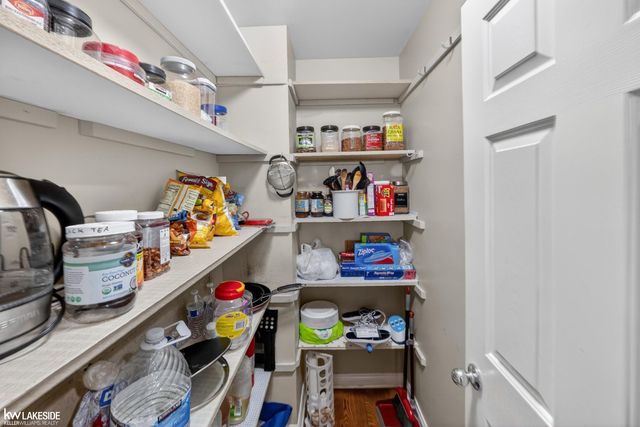 13337 Windham Drive, Washington Twp, MI 48094