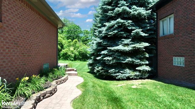 13337 Windham Drive, Washington Twp, MI 48094