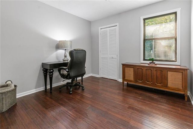 5792 Stonehaven Drive NW, Kennesaw, GA 30152