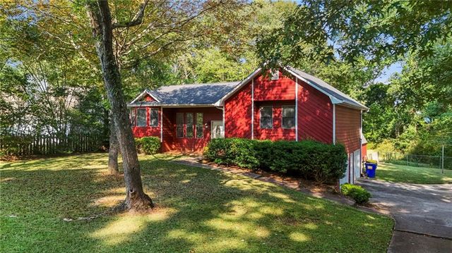 5792 Stonehaven Drive NW, Kennesaw, GA 30152