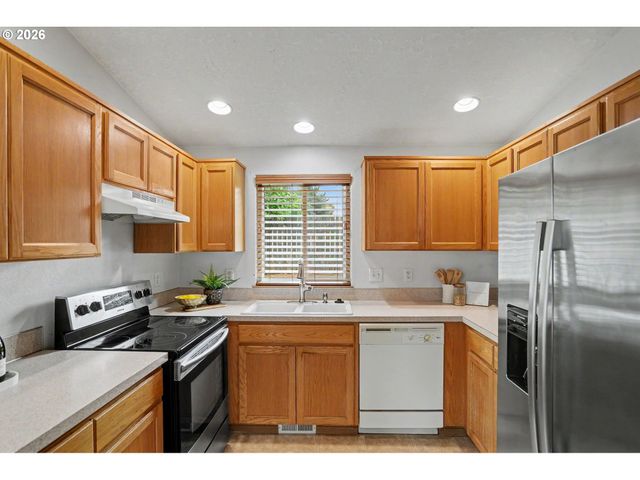 1241 ANNA Ln, Salem, OR 97306