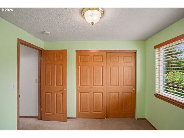 1241 ANNA Ln, Salem, OR 97306