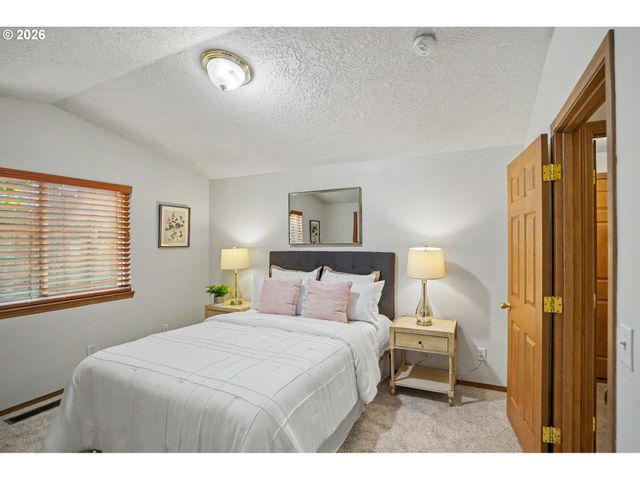 1241 ANNA Ln, Salem, OR 97306