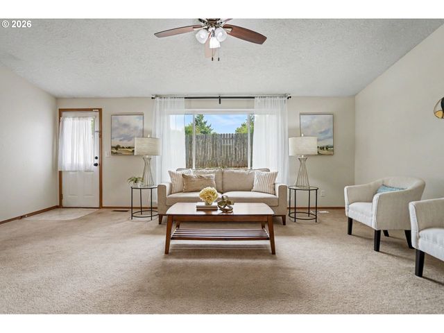 1241 ANNA Ln, Salem, OR 97306