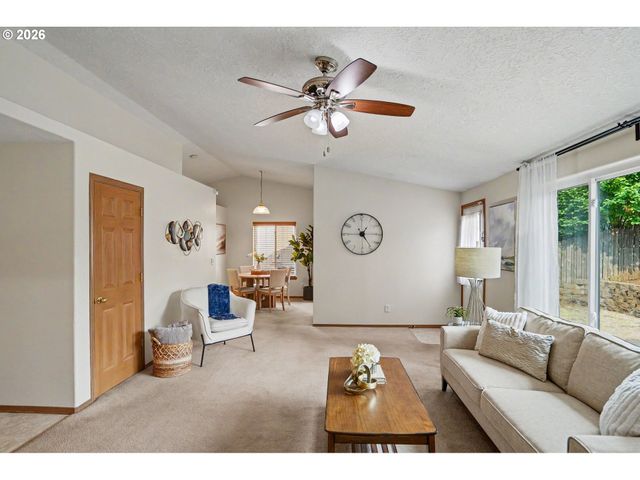 1241 ANNA Ln, Salem, OR 97306