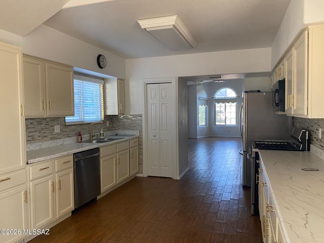 5028 W Hurston Drive, Tucson, AZ 85742