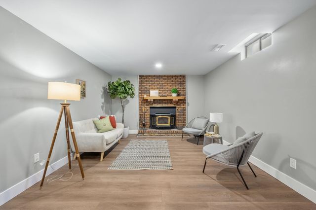 4000 Clarendon St, Bel Aire, KS 67220