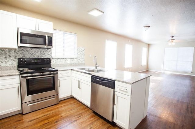 506 W 35th ST, Austin, TX 78705