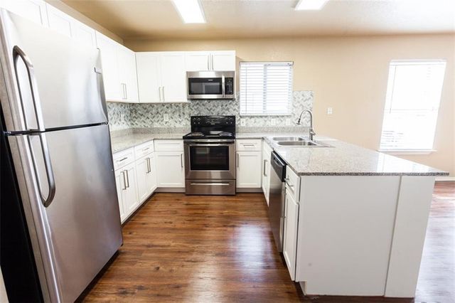 506 W 35th ST, Austin, TX 78705