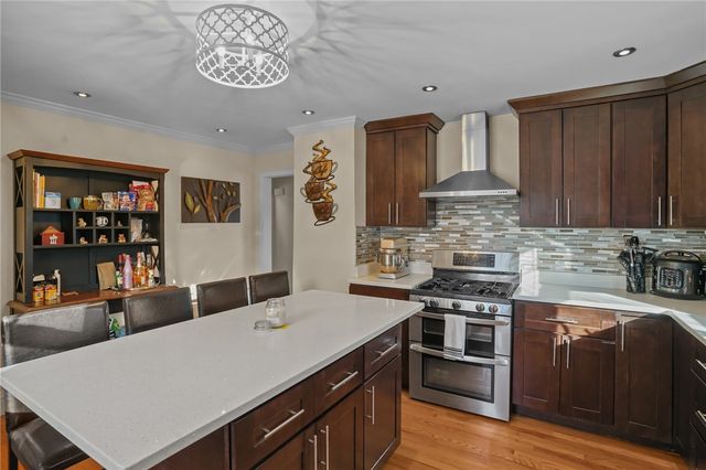 30 Lark Avenue, Cranston, RI 02920