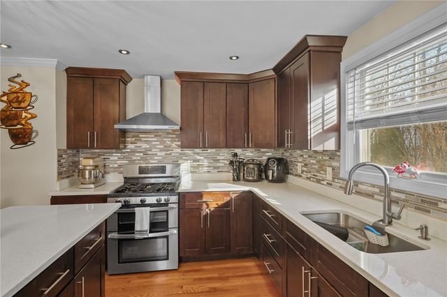 30 Lark Avenue, Cranston, RI 02920