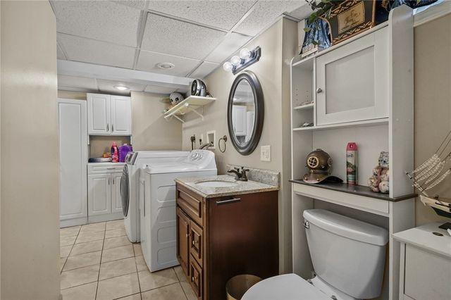 30 Lark Avenue, Cranston, RI 02920