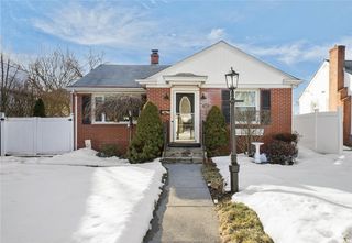 30 Lark Avenue, Cranston, RI 02920