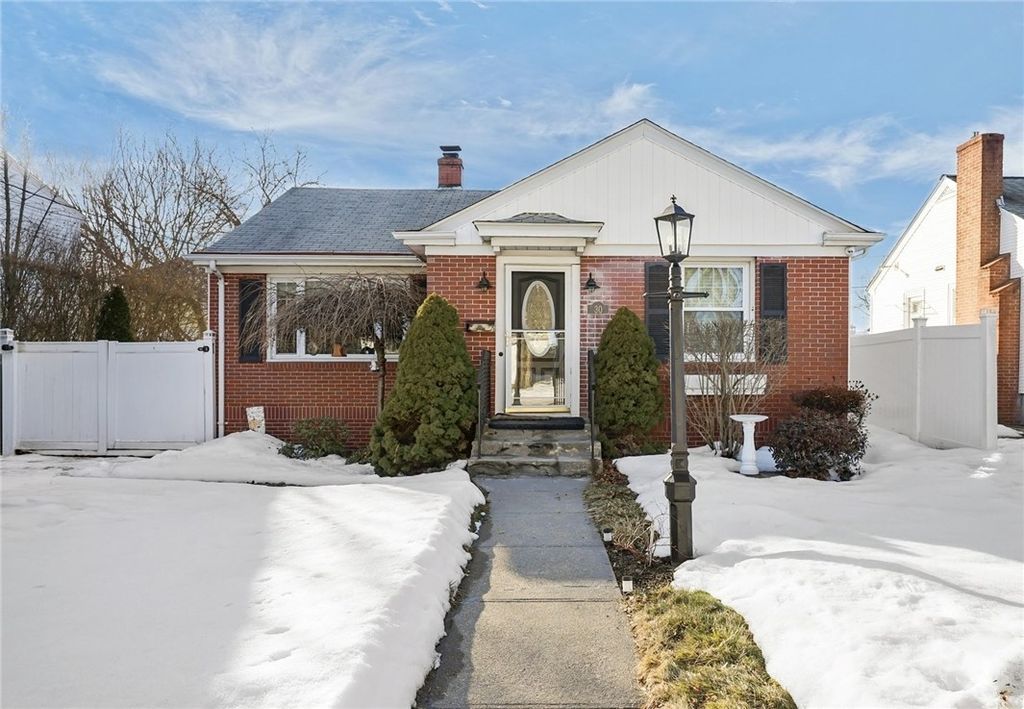 30 Lark Avenue, Cranston, RI 02920