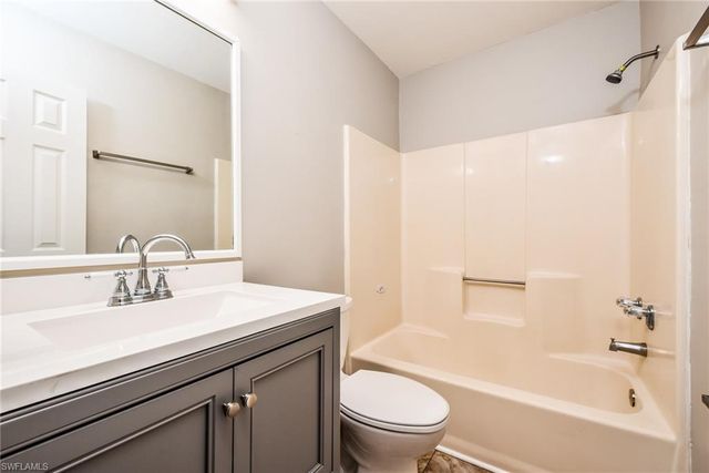 1923 NE 27th TER, Cape Coral, FL 33909