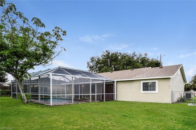 1923 NE 27th TER, Cape Coral, FL 33909