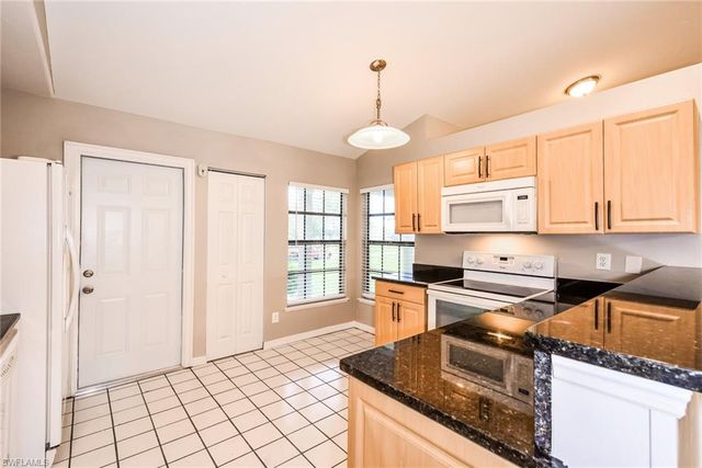 1923 NE 27th TER, Cape Coral, FL 33909